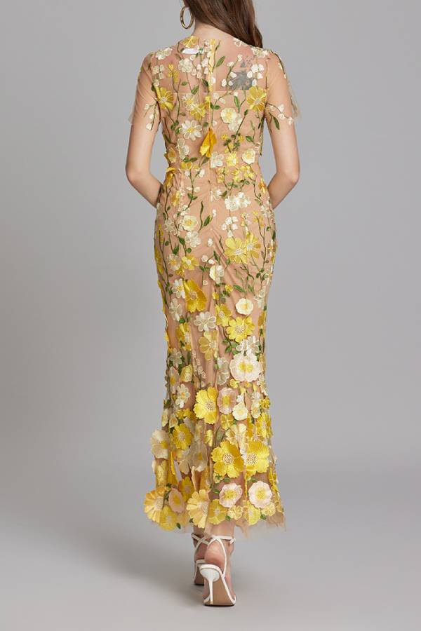 Tulle 3D Floral Embroidered Form-Fitting Midi Dress