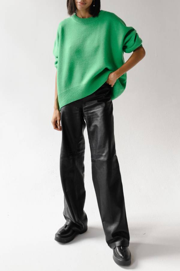 Loose-fitting crew neck wool knitted sweater