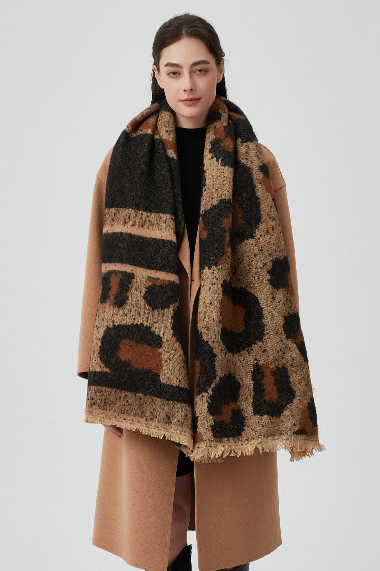 Thick Loop Knit Leopard Pattern Scarf