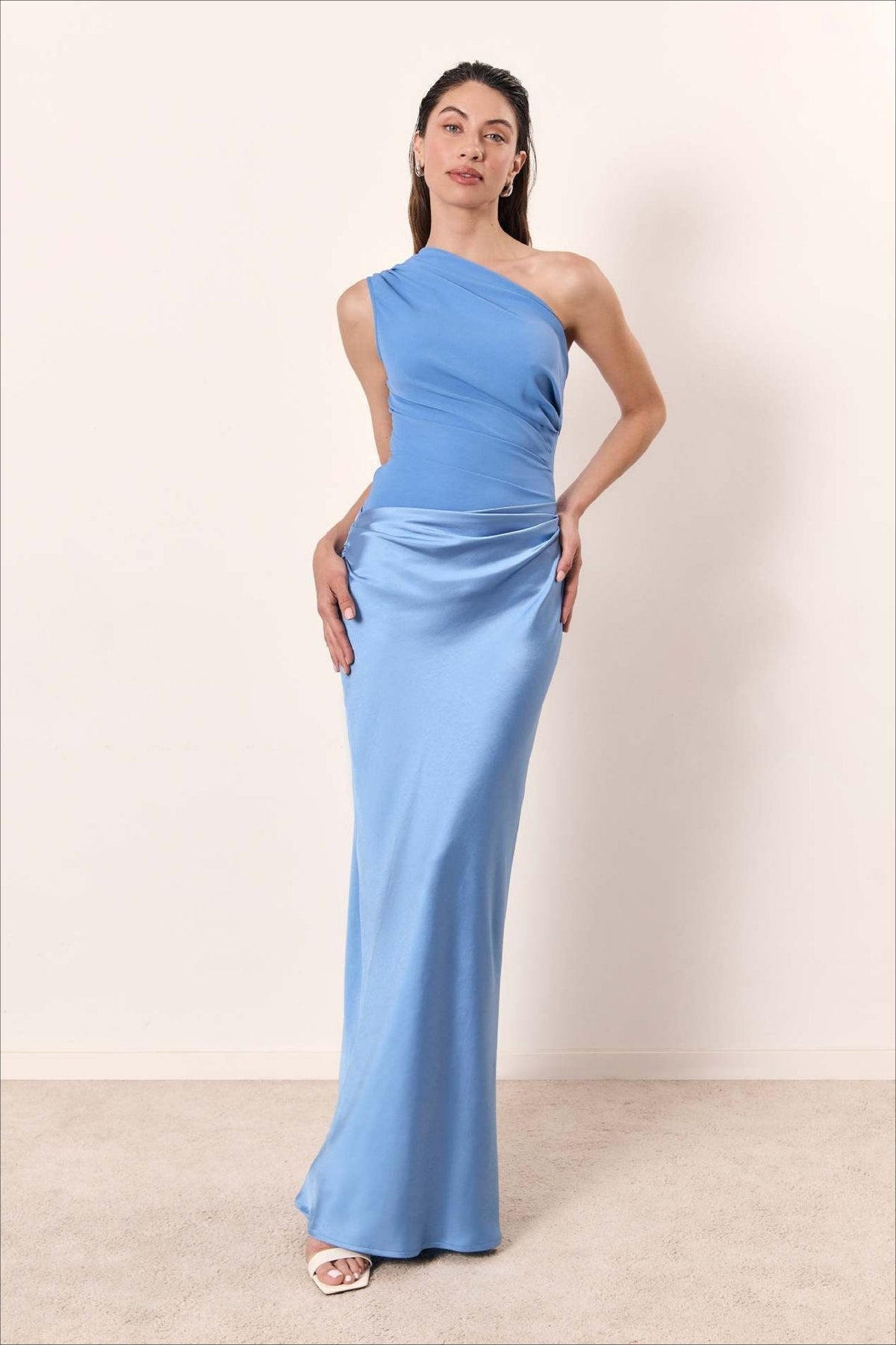 Solid Asymmetric Neckline Sleeveless Formal Dress
