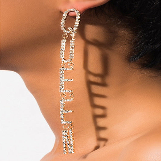 Pendientes de estrás con letras de moda