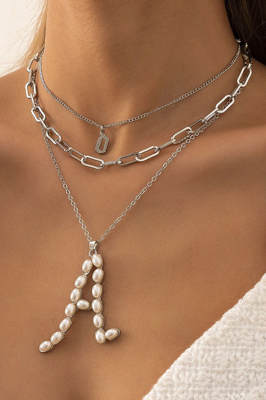 Simplicidad de moda, letras sólidas, collares con uniones partidas