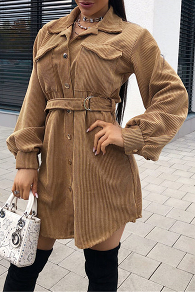 Vestidos con cuello vuelto, hebilla de bolsillo sólida y cinturón estilo británico a la moda