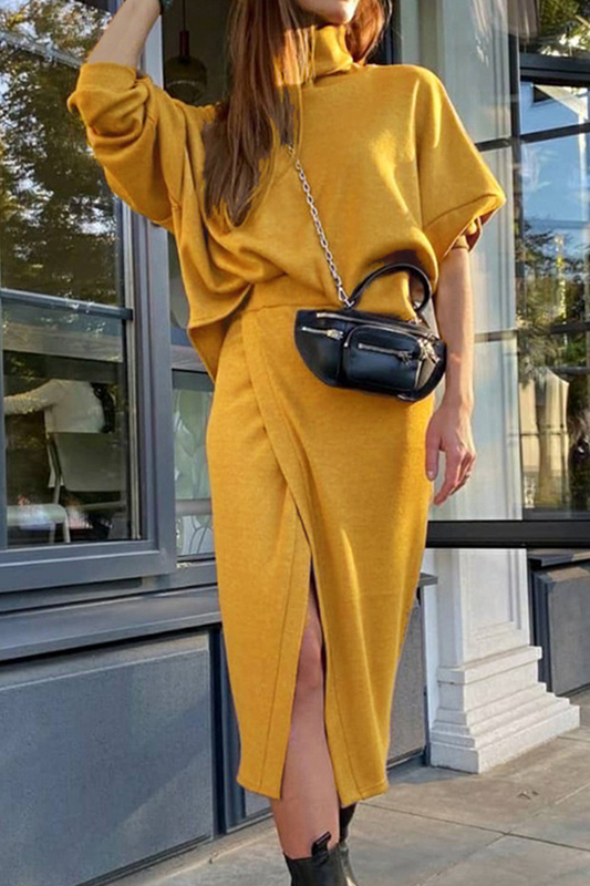 Conjunto de dos piezas de cuello alto de manga larga con aberturas estilo urbano