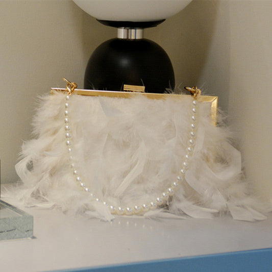 Diario Fiesta Retazos Plumas Cadenas Perlas Bolsos