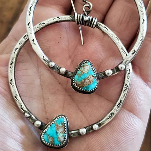 Pendientes de aro tallados con turquesa vintage de Wisherryy