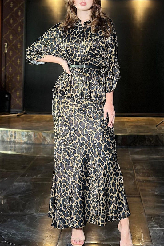 Leopardo elegante con cinturón, cuello vuelto y manga larga, dos piezas