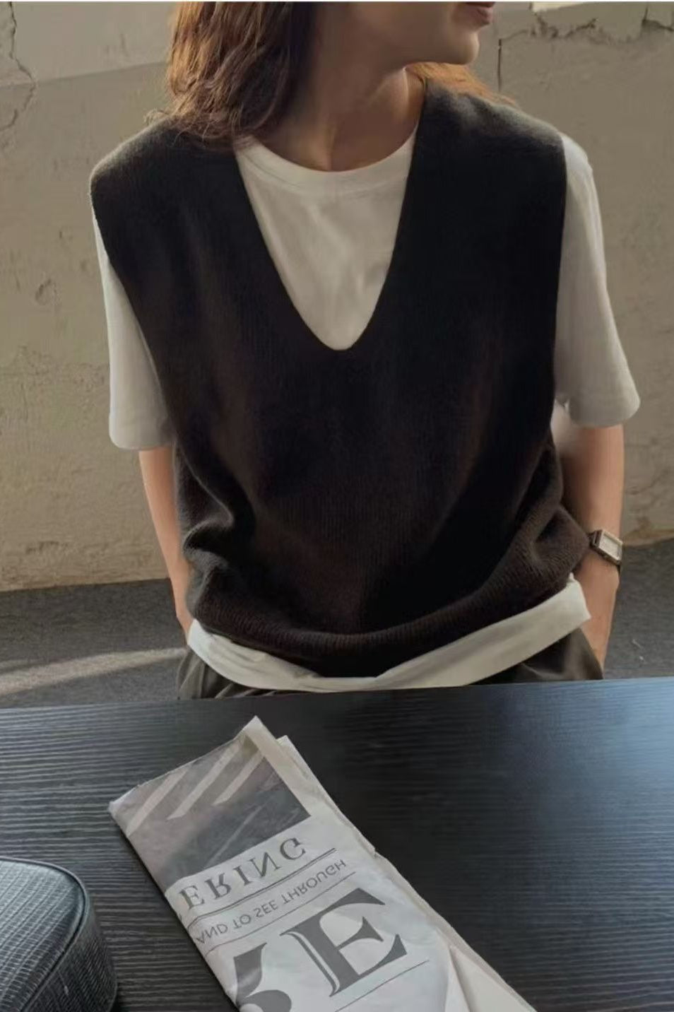 Fashionable Sleeveless Knit Sweater