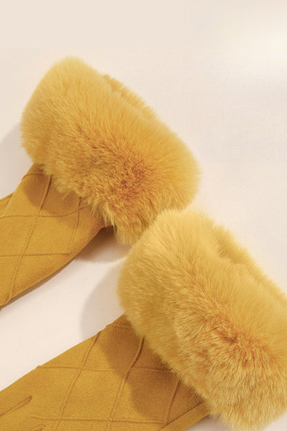 Fleece Lined Checkered Touchscreen Gloves