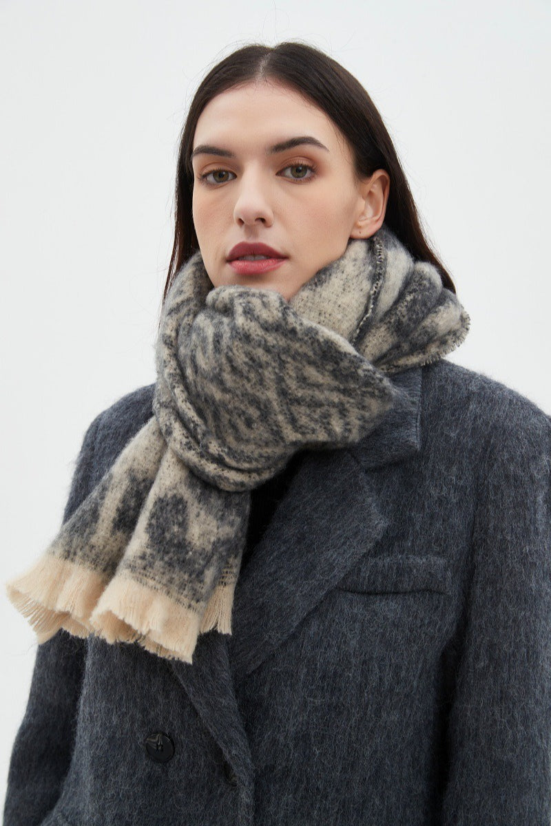 Leopard Print Jacquard Short Fringe Scarf