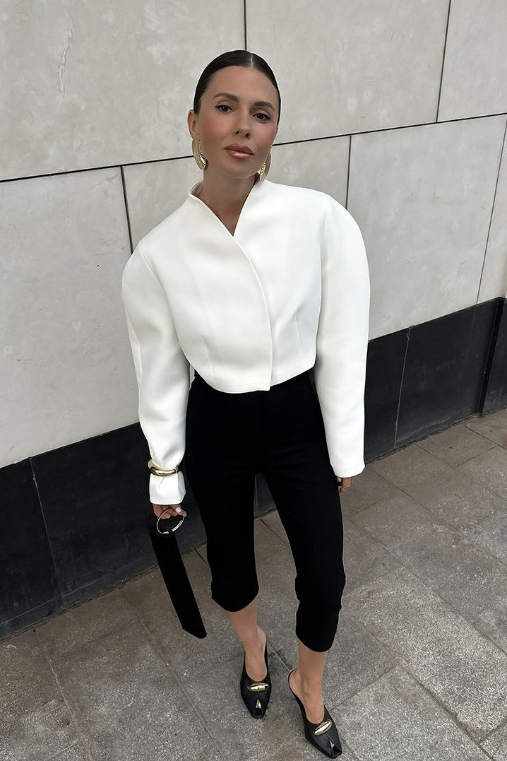 Chic White Boucle Cropped V Neck Coat
