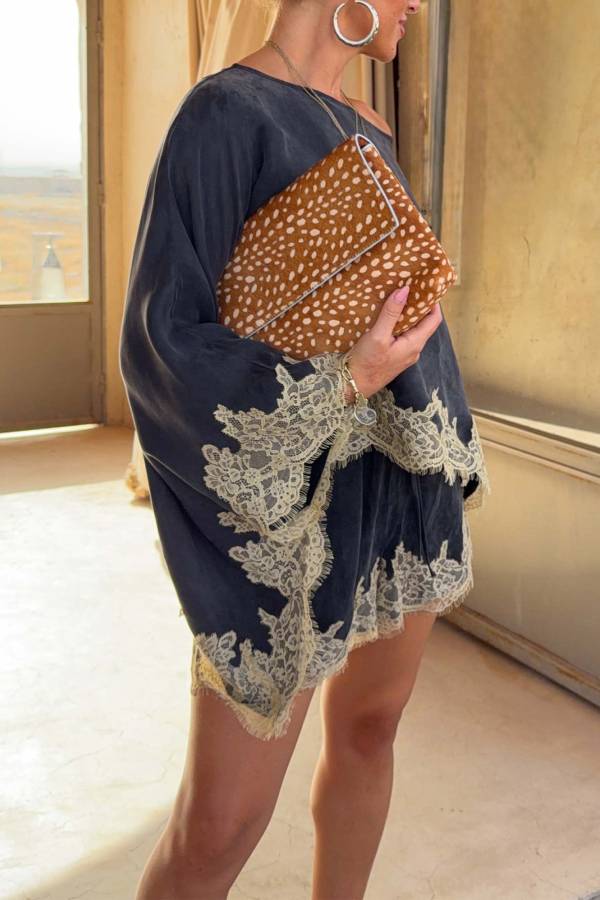 Eye-catching Suede Contrast Lace Trim Draped Shawl and Elastic Waist Pocket Shorts Set