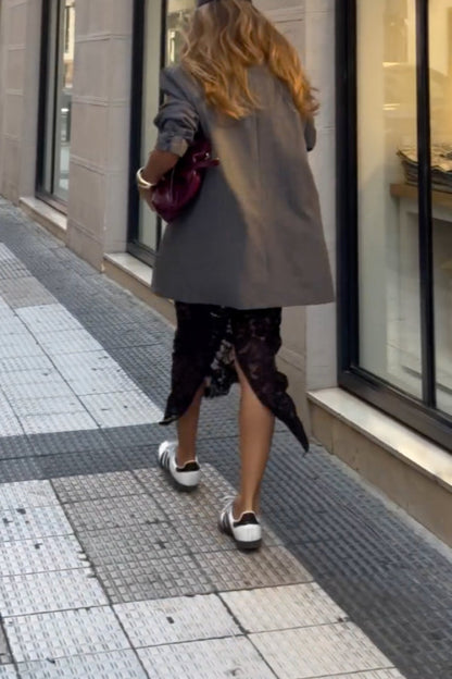 Boyfriend style mid-length blazer
