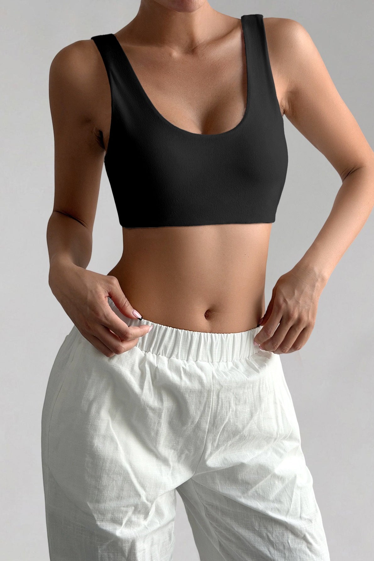 Minimalist Solid U‑Neck Spaghetti Strap Tank Top