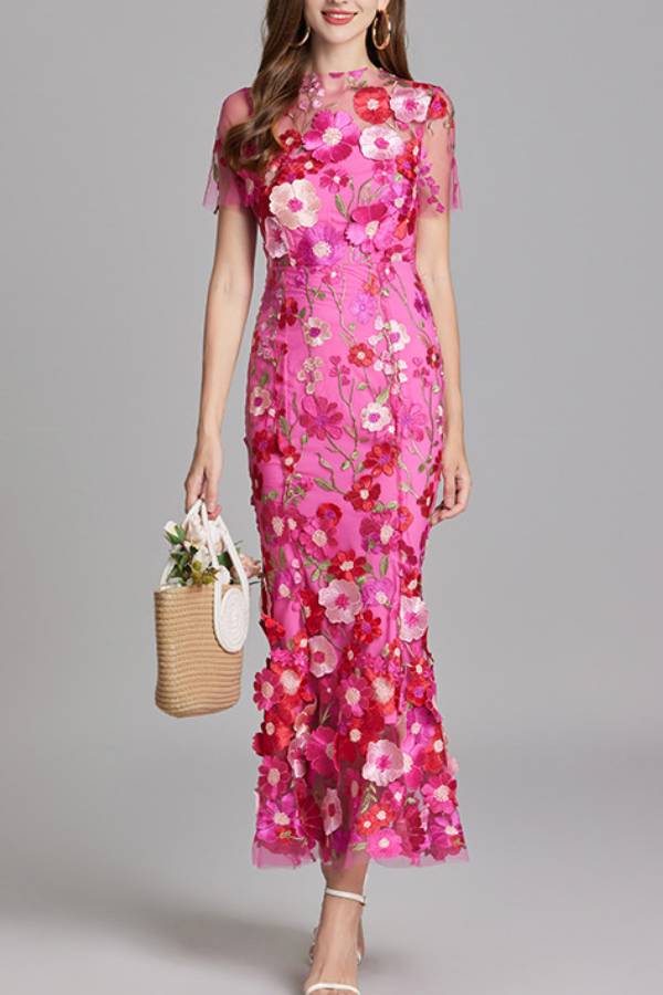 Tulle 3D Floral Embroidered Form-Fitting Midi Dress