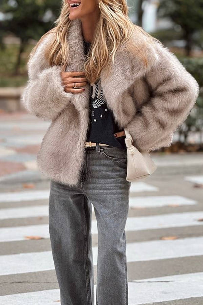 Short plush coat with large lapel