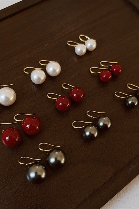 Heel Shape Minimalist Pearl Earrings