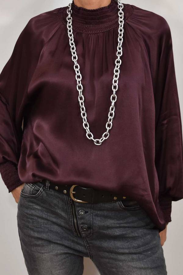 SATIN BLOUSE WITH EGGPLANT COLLAR