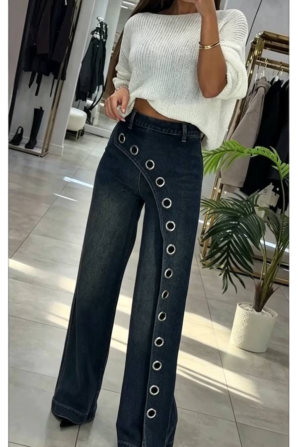 Uniquely Designed Denim High Rise Irregular Metal Ring Design Pocket Wide Leg Jeans