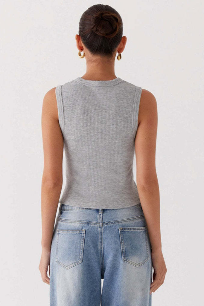 Sleeveless Slim Fit Knit Top