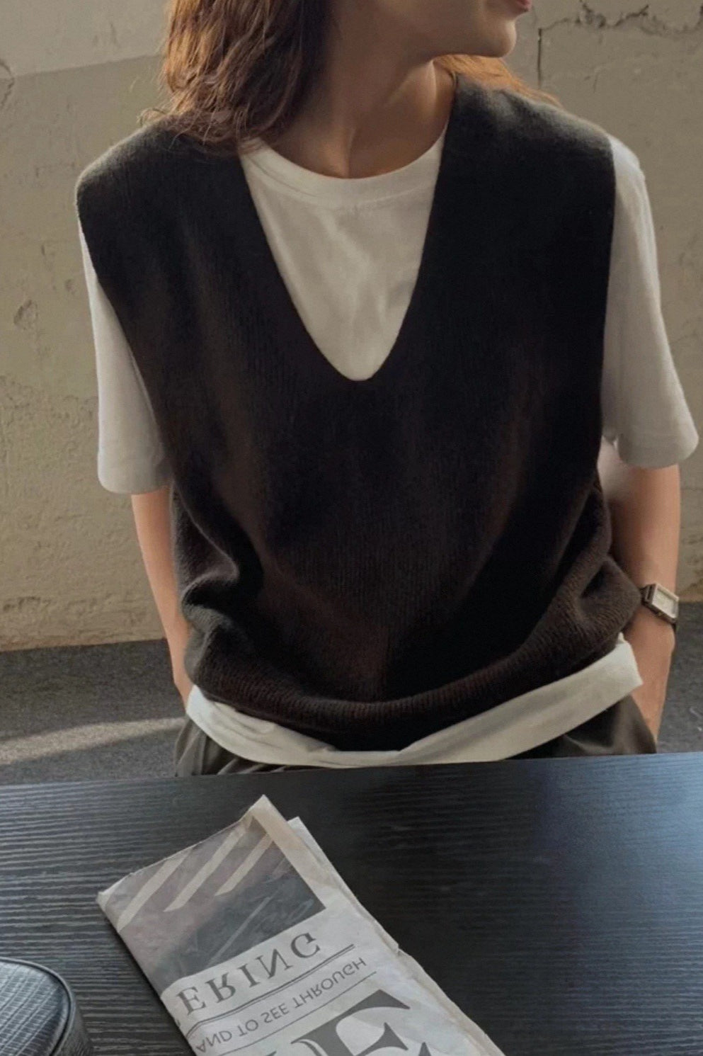 Fashionable Sleeveless Knit Sweater