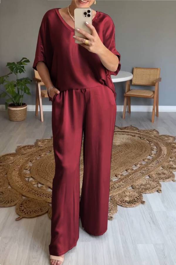 Solid color mercerized V-neck casual suit