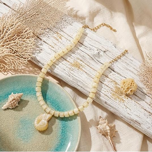 Cream Square Bead Conch Pendant Necklace