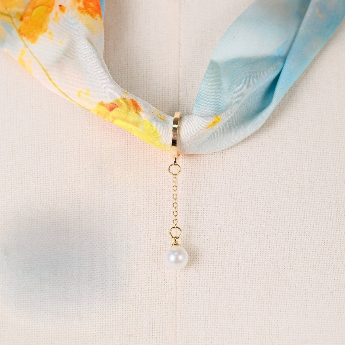 Pearl Magnetic Buckle Oil Painting Neck Scarf
