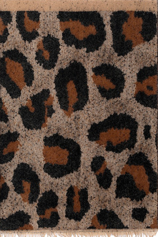 Thick Loop Knit Leopard Pattern Scarf