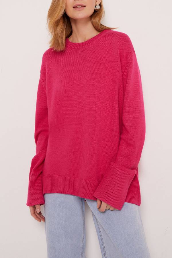 Loose-fitting crew neck wool knitted sweater