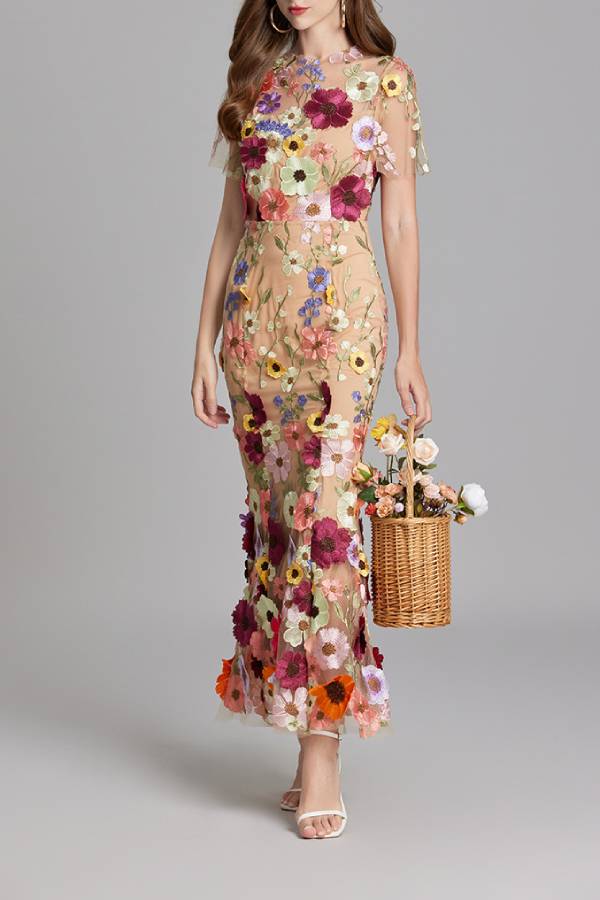 Tulle 3D Floral Embroidered Form-Fitting Midi Dress