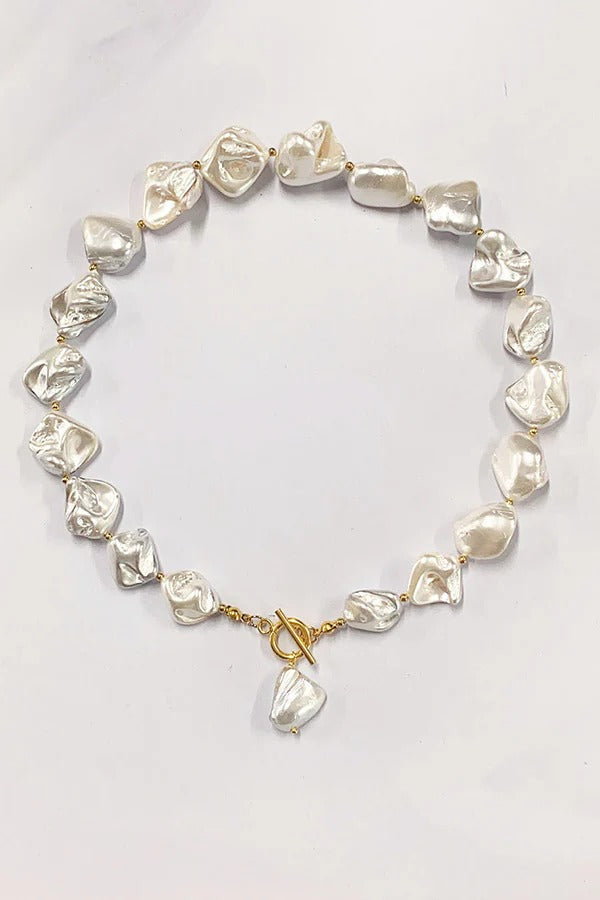 Exaggerated Irregular Shell Collarbone Necklace