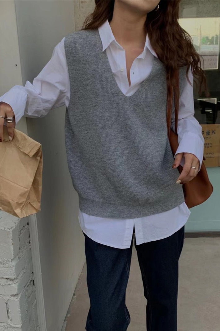 Fashionable Sleeveless Knit Sweater