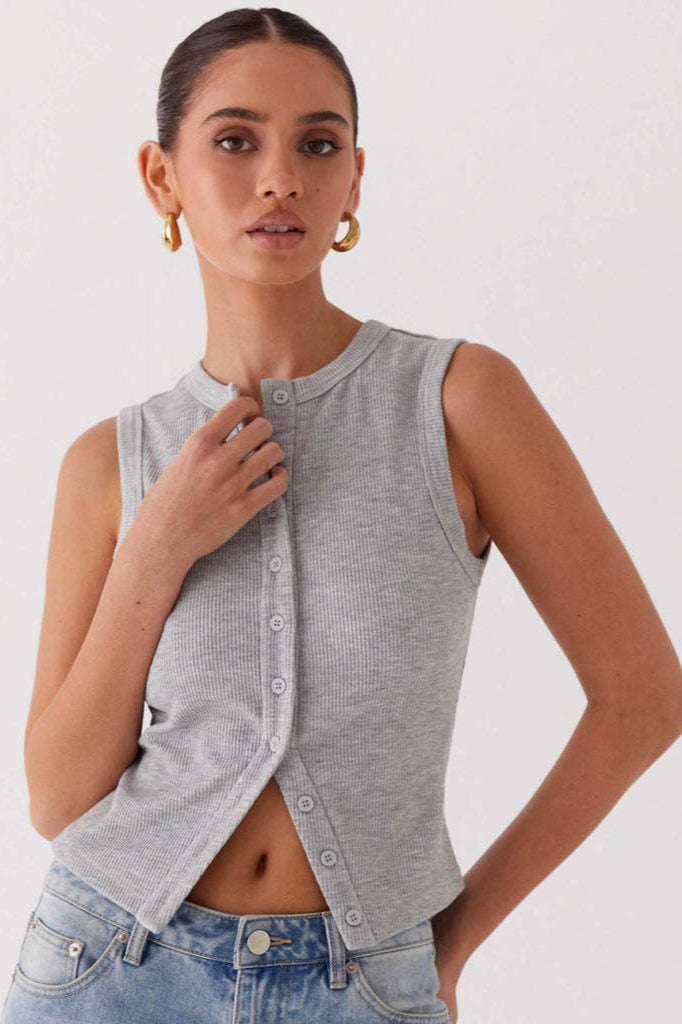 Sleeveless Slim Fit Knit Top