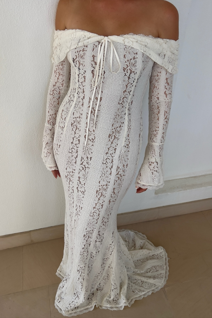 Sarai Lace Maxi Dress