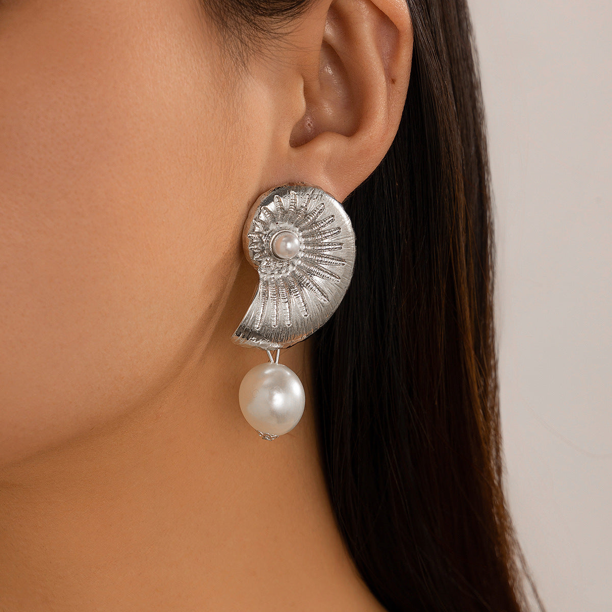 Seashell Pearl Mix Textured Stud Earrings