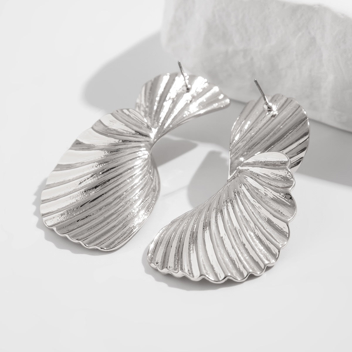 Irregular Liquid Metal Ruched Geometric Thread Earrings