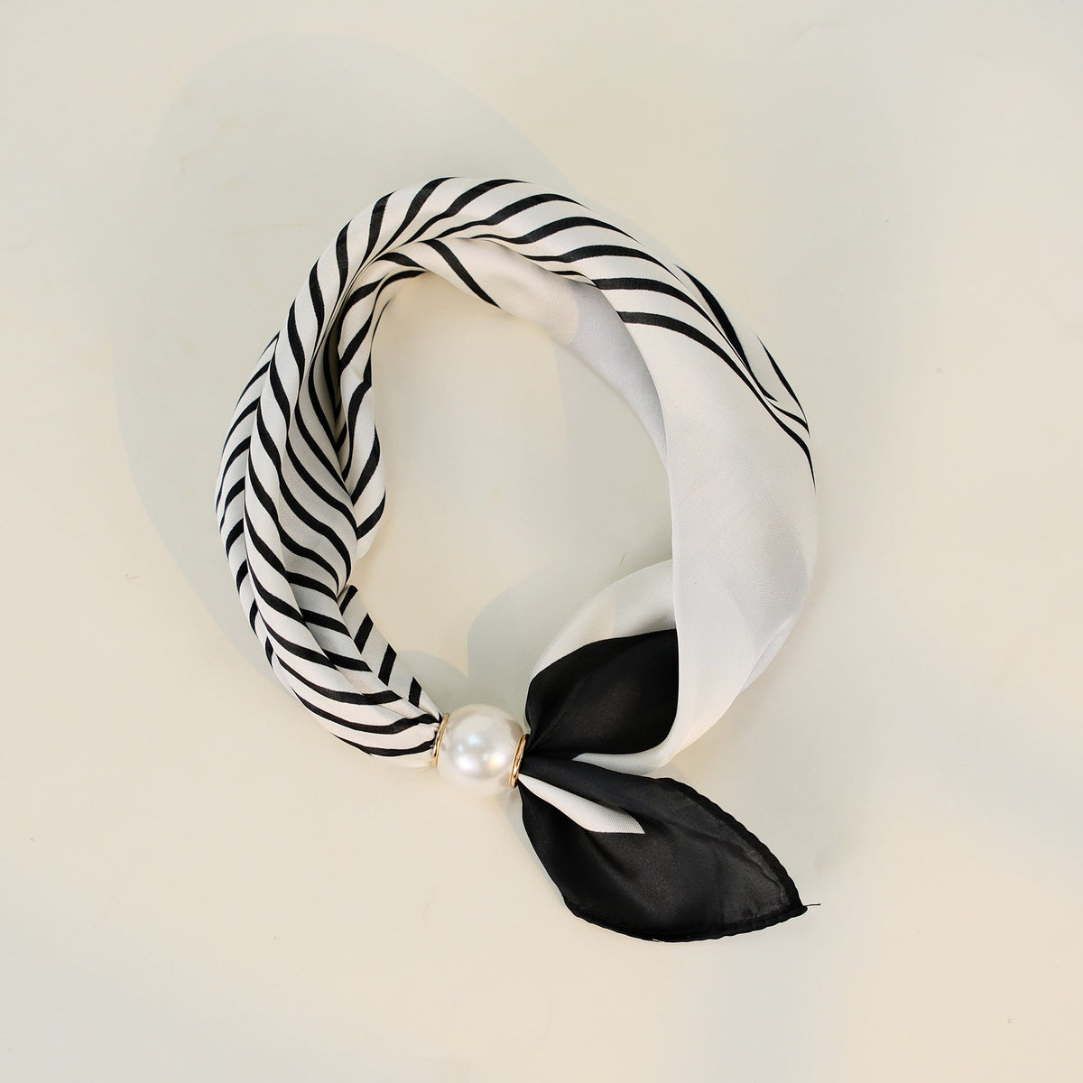 Stripe Pearl Magnetic Buckle Neck Scarf