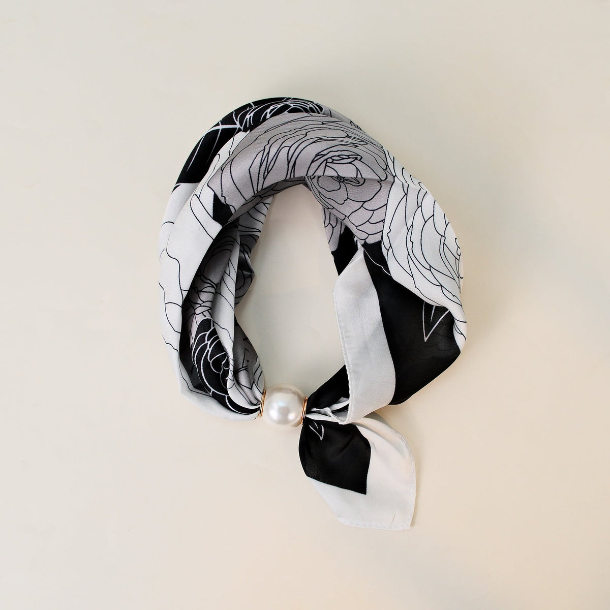 Pearl Magnetic Buckle Camellia Print Neck Scarf