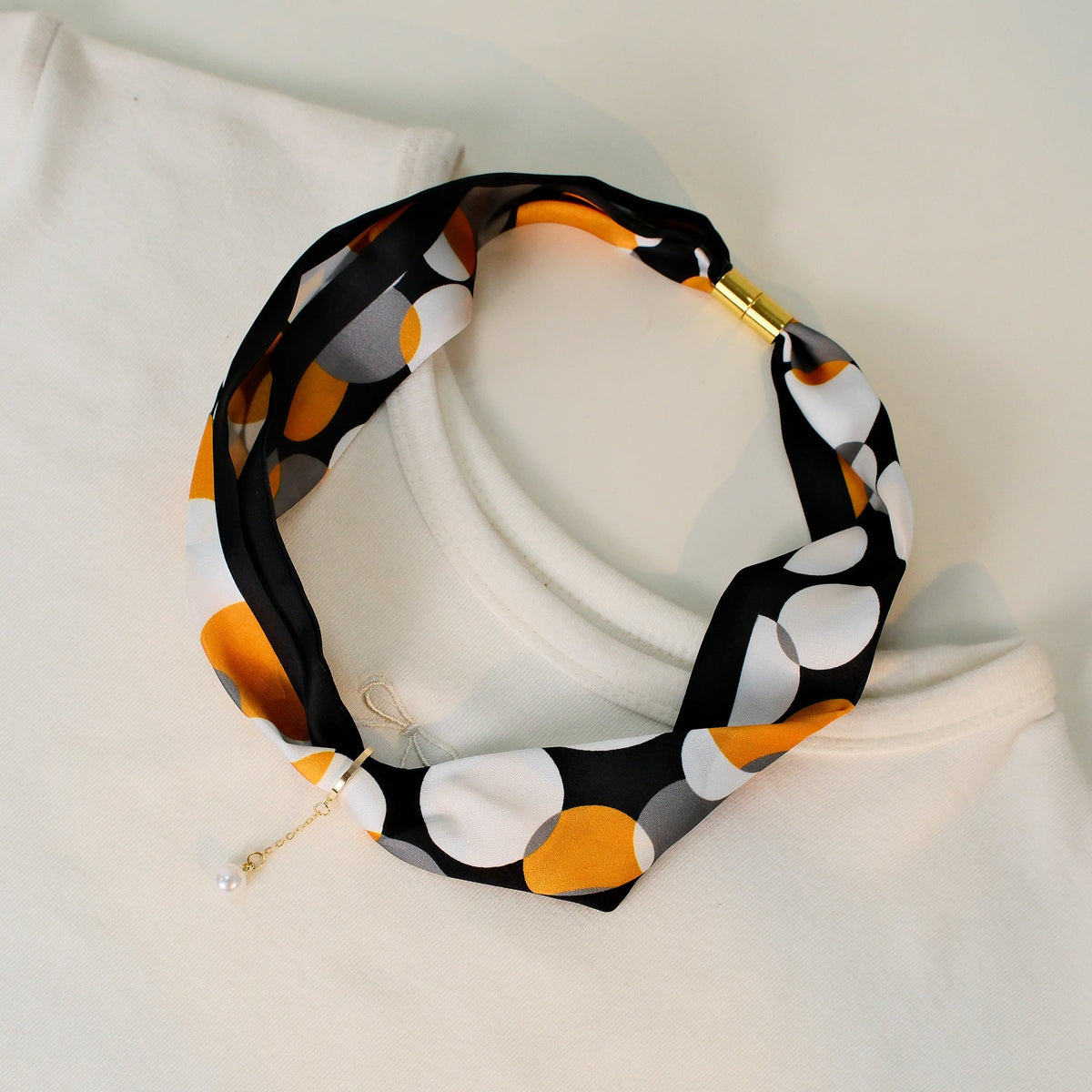 Pearl Magnetic Buckle Polka Dot Neck Scarf