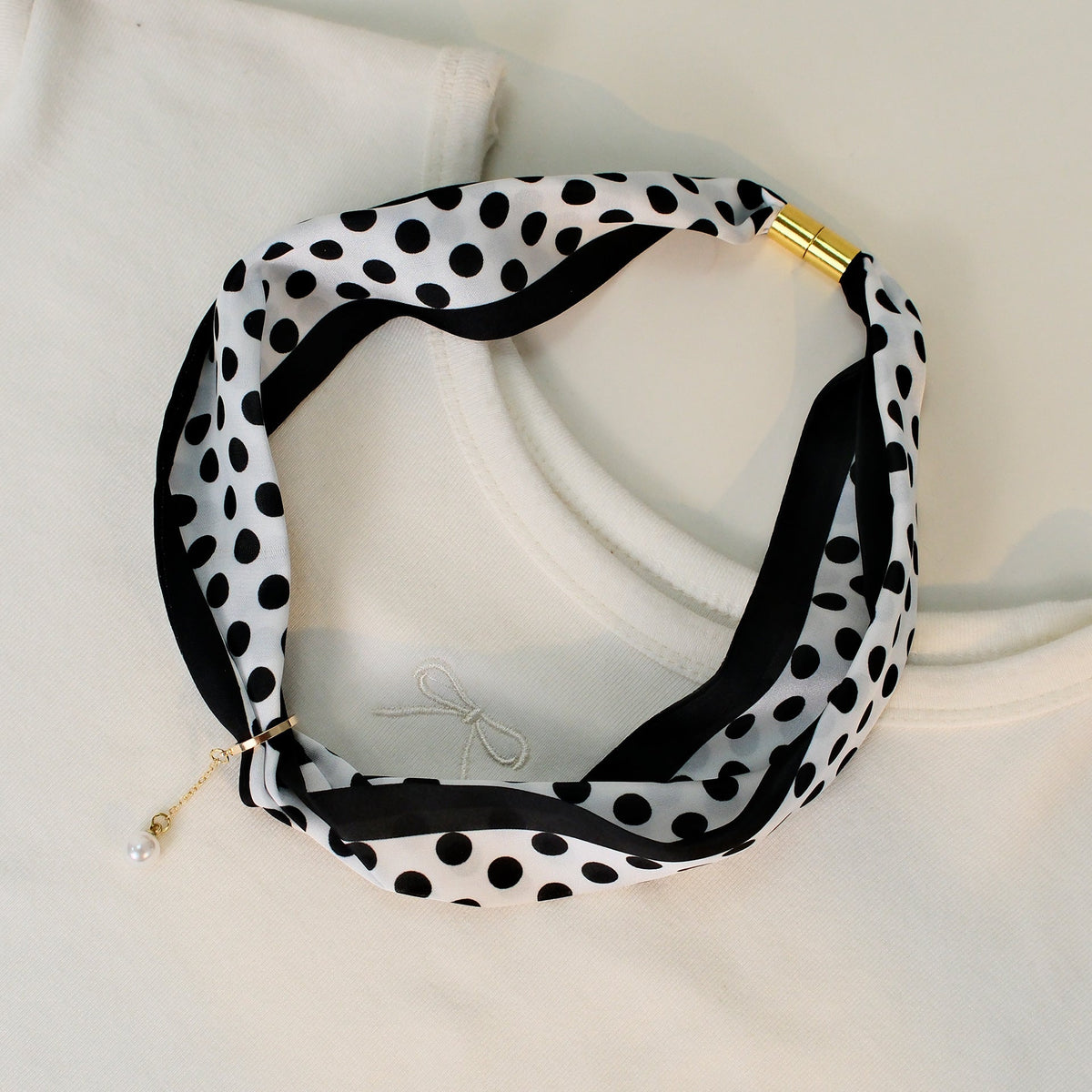 Pearl Magnetic Buckle Polka Dot Neck Scarf