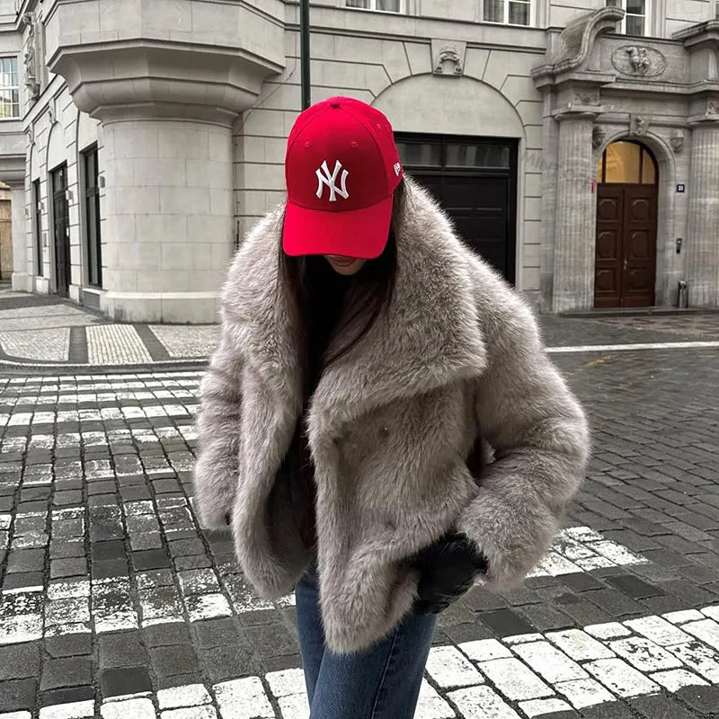 Winter Iconic Blogger Fashion Fluffy Square Collar Faux Fur Coat Women Ins Hot Chic Girls Fox Fur Jacket Outerwear