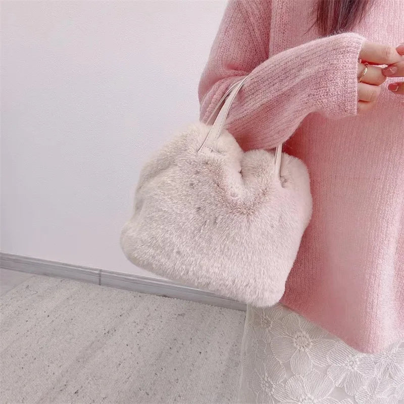 Stunning Soft Faux Rabbit Fur Totes Bucket Bag Women Winter Fluffy Plush Shoulder Bag Chic Street Girls Fashion Party Handbags
