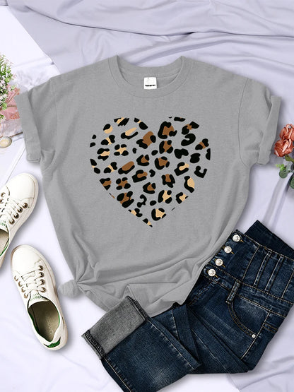 Simple Broken Leopard Heart Women Tshirt Casual Fashion T Shirts Soft Fashion Tee Clothing Harajuku Comfortable Women’S T Shirt