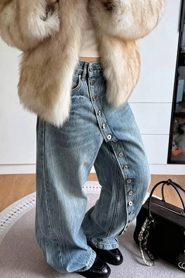 Diagonal Placket Button-down Jeans