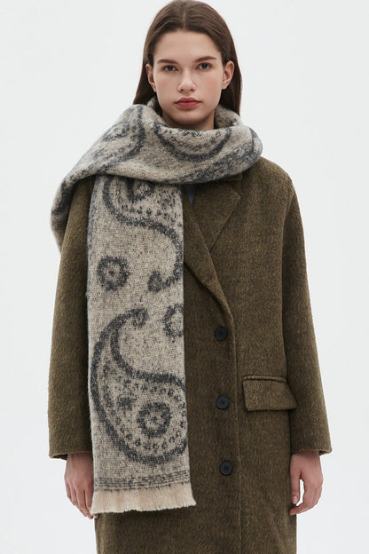 Thick Paisley Jacquard Short Fringe Scarf
