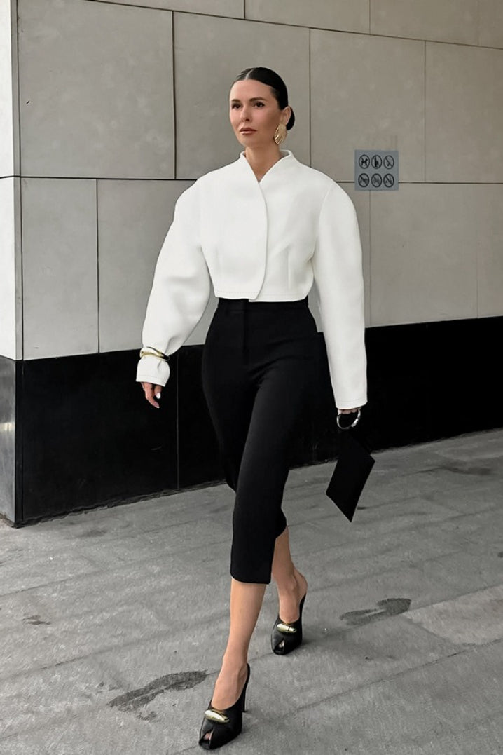 Chic White Boucle Cropped V Neck Coat