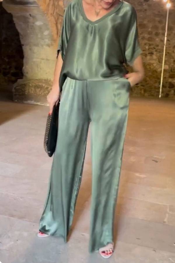 Solid color mercerized V-neck casual suit