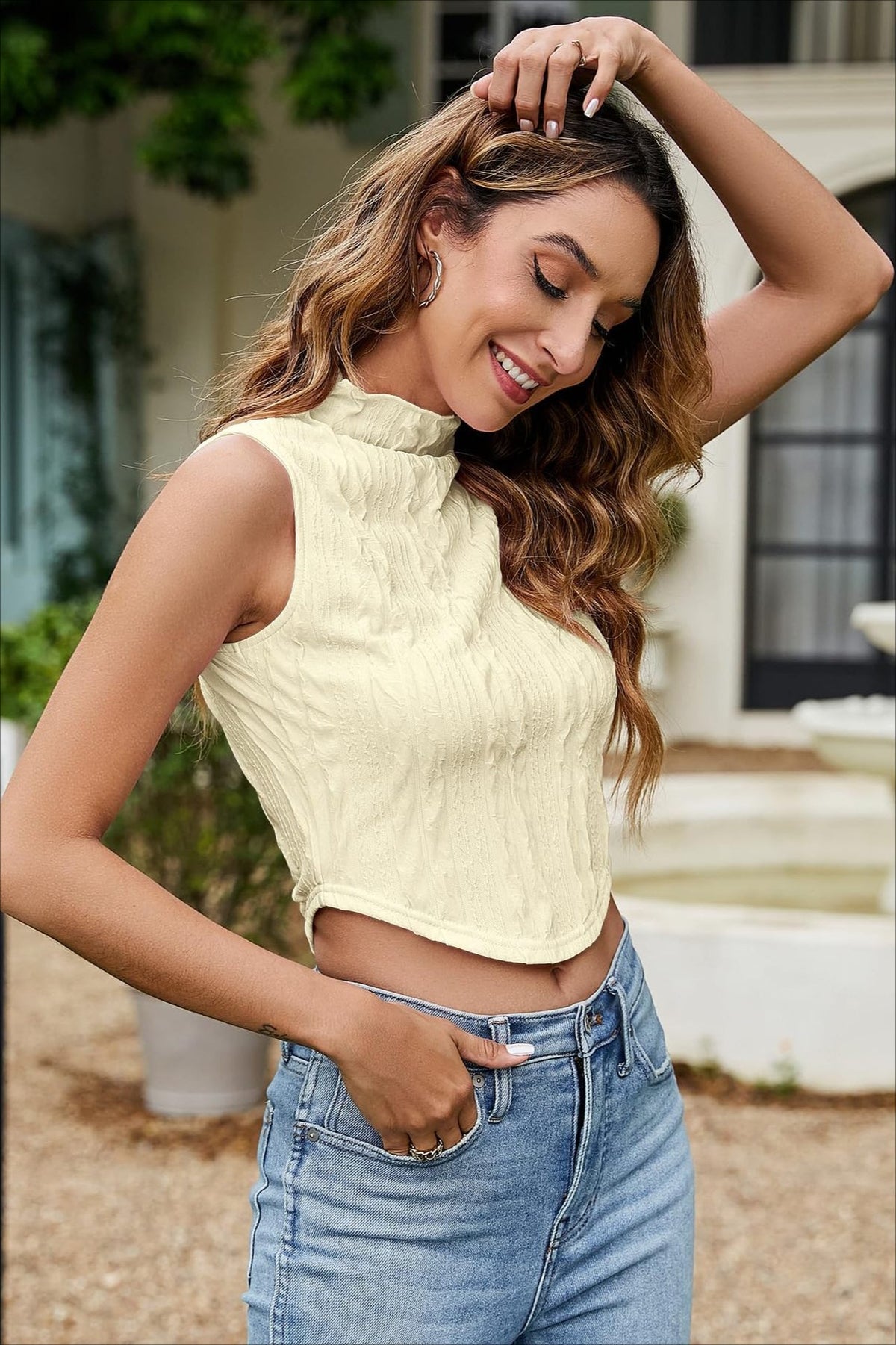 Round Neck Cropped Knit Top