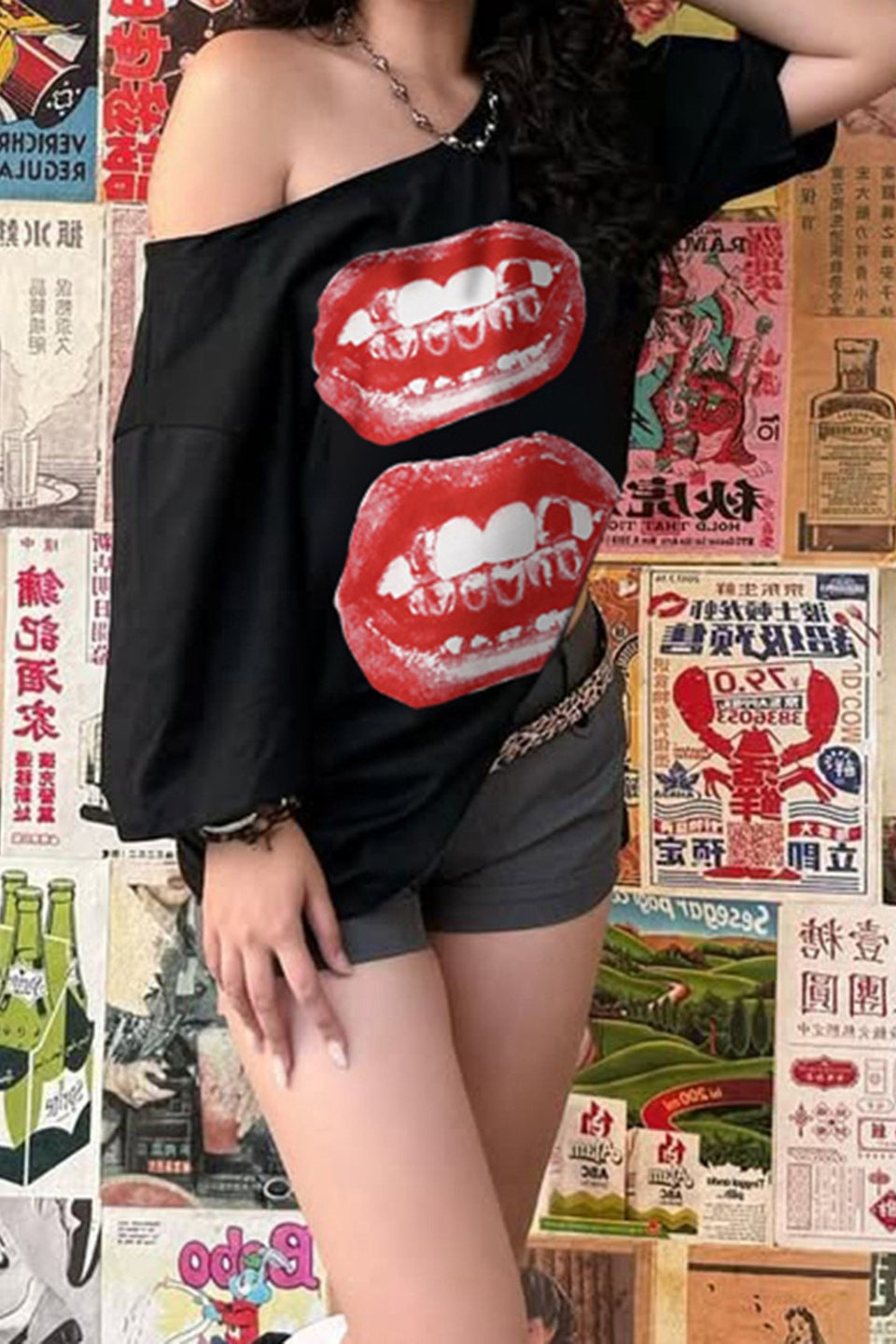 Double Lips Graphic Oversized T-Shirt